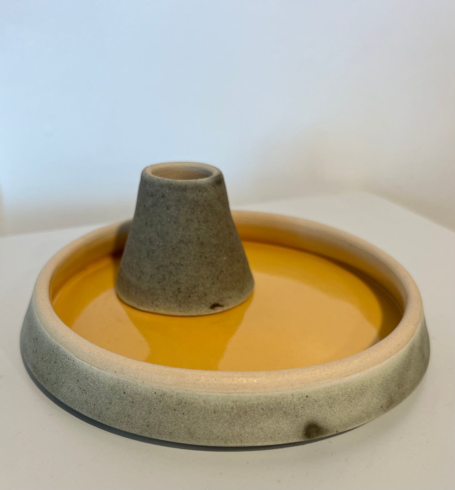 Hiro Olive/Cherry Pip Plates